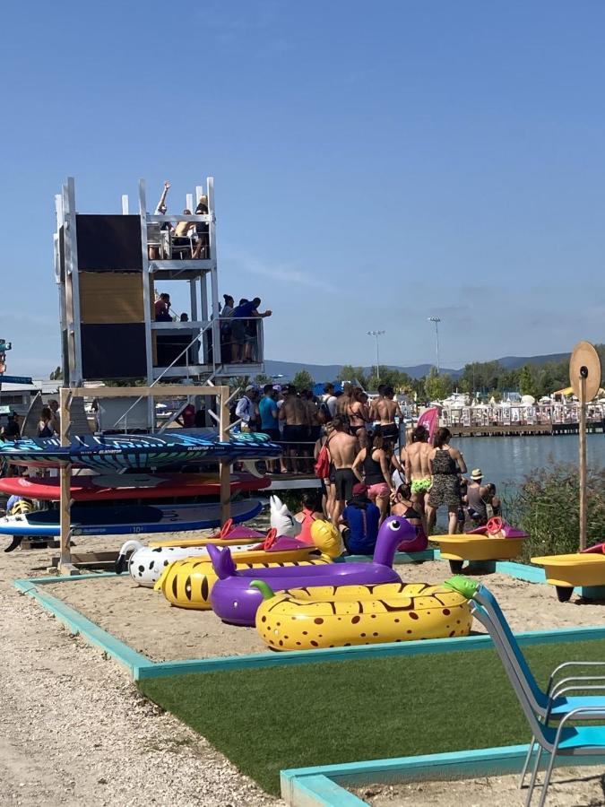 Lupa Tent Budakalasz Luaran gambar